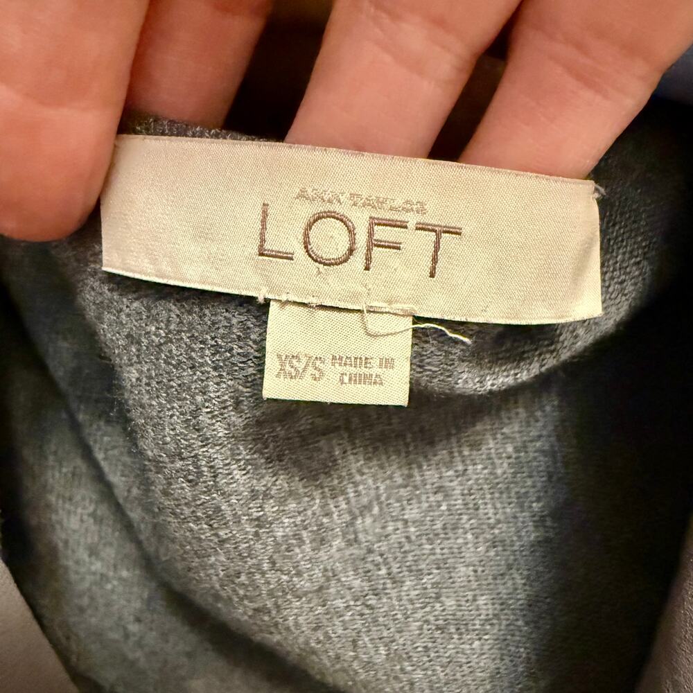 4 for $24 Sale 🎉HP!🎉LOFT Gray Ruffled Collar Cardigan Wrap -Size XS/S - Picture 5 of 6